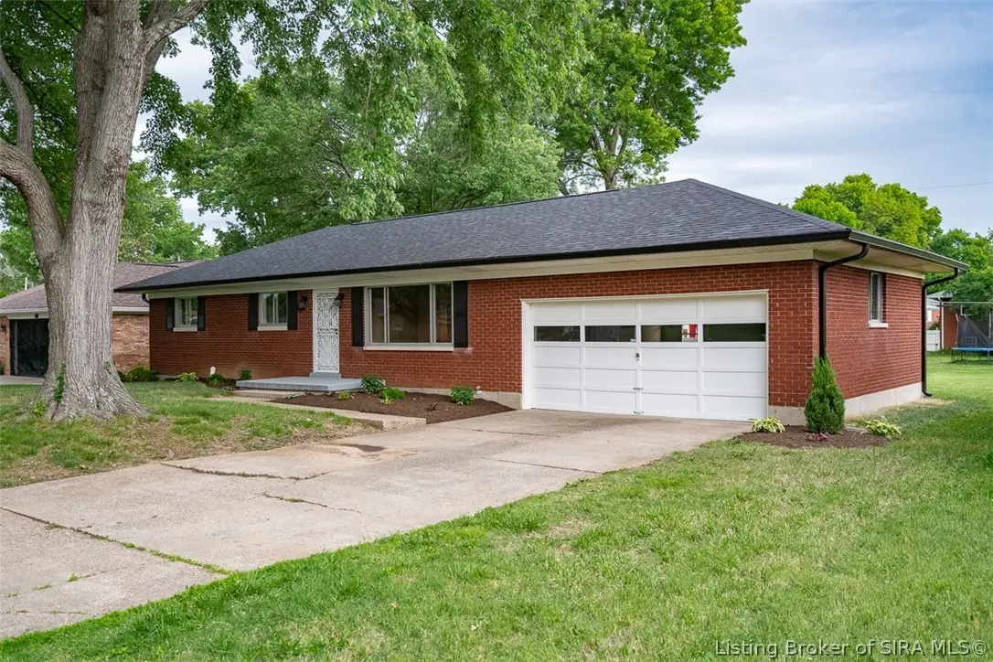 1334 Mill Lane, New Albany, IN 47150 - #1
