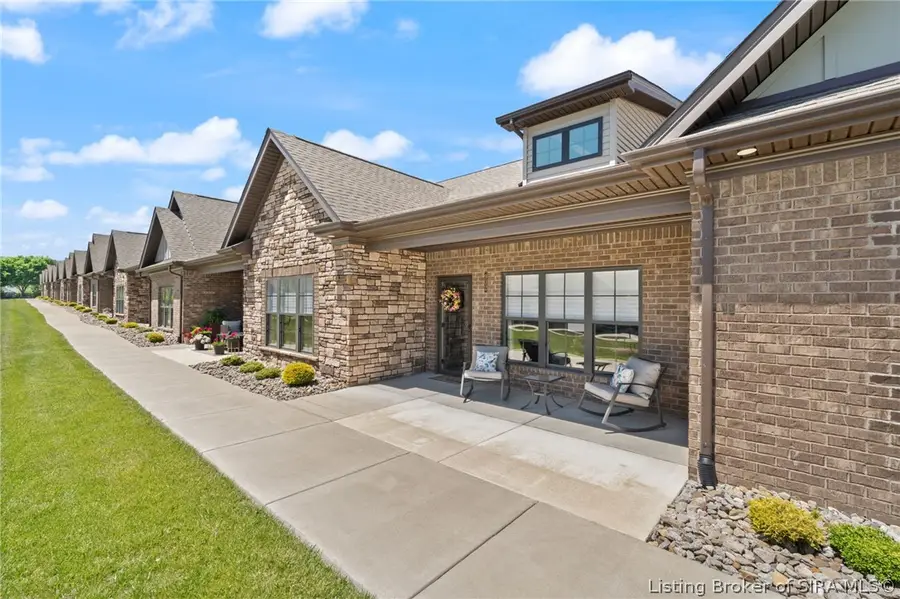 902 Glenwood Gardens Drive, Sellersburg, IN 47172 - #2
