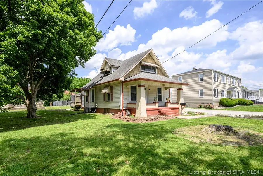 139 E Harrison Avenue, Clarksville, IN 47129 - #3
