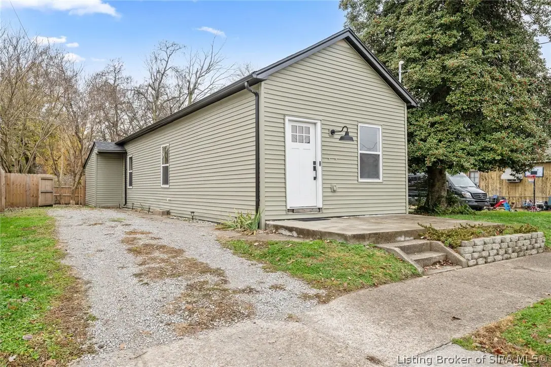917 Fulton Street, Jeffersonville, IN 47130 - #1