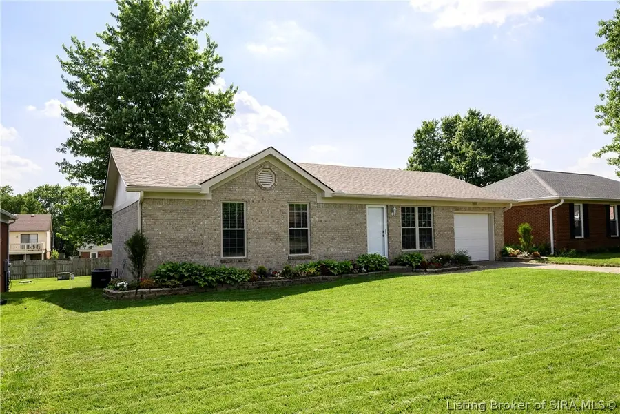 4207 Glenbrook E, New Albany, IN 47150 - #3