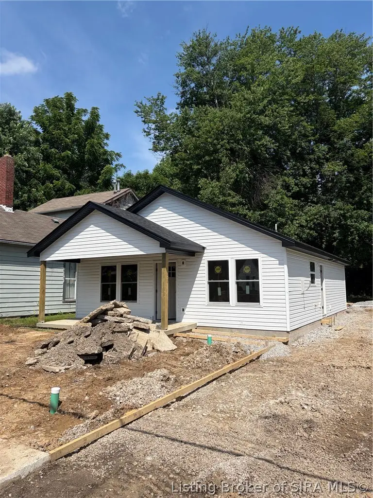 408 Knobloch Avenue, Jeffersonville, IN 47130 - #2