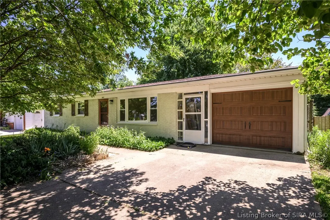 108 E Flamingo Drive, Clarksville, IN 47129 - #1