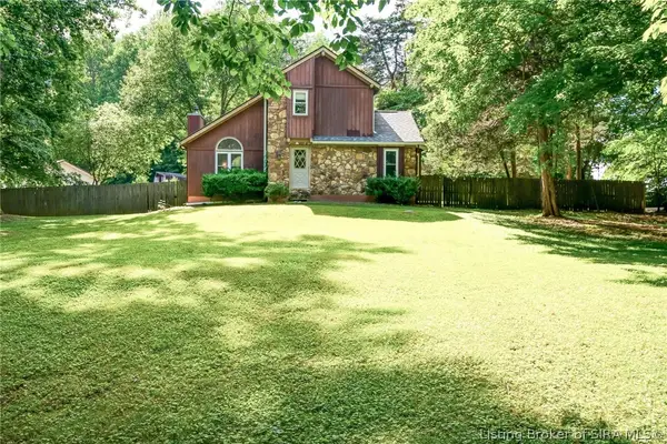 8545 Seneca Drive Ne, Georgetown, IN 47122