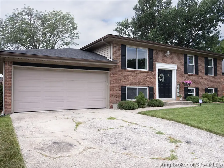 3613 Doe Run Way, New Albany, IN 47150 - #3