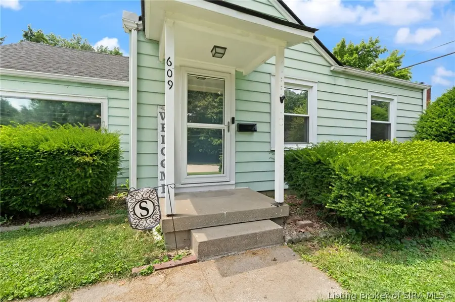 609 W Utica Street, Sellersburg, IN 47172 - #3