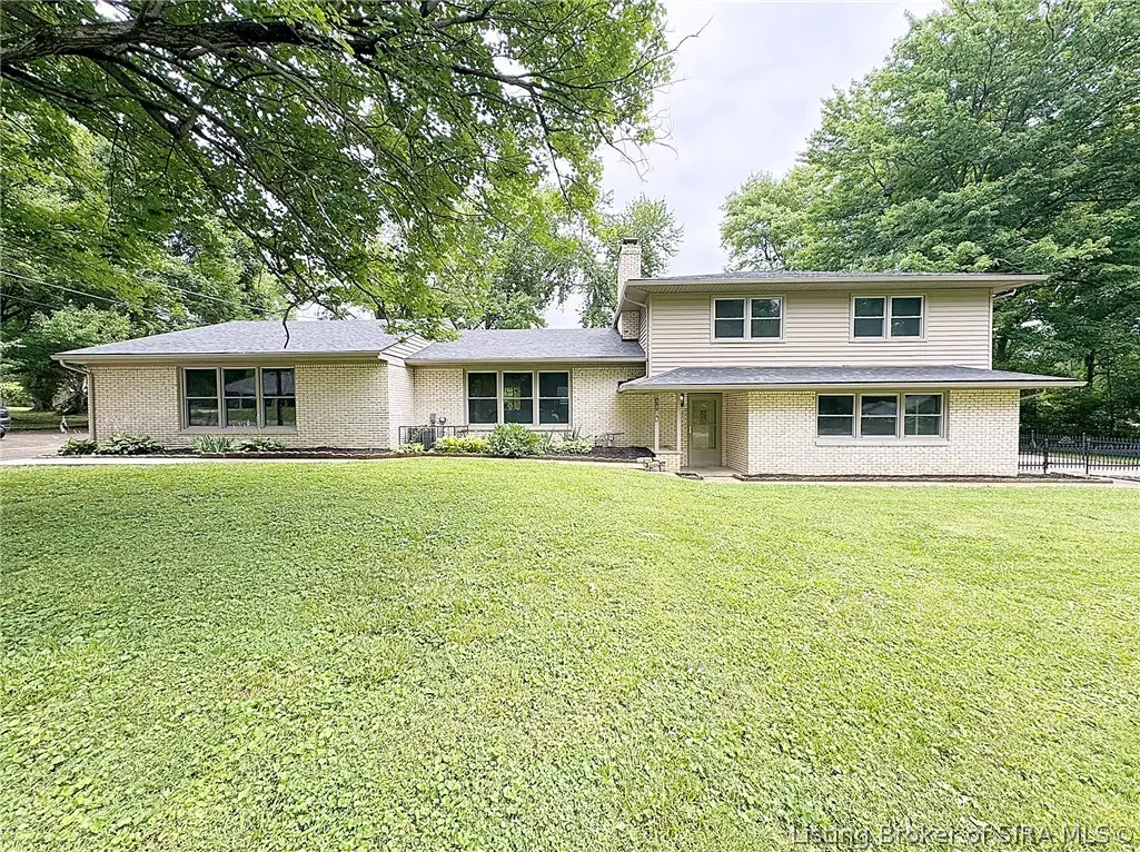 3025 Seminole Drive, Jeffersonville, IN 47130 - #1