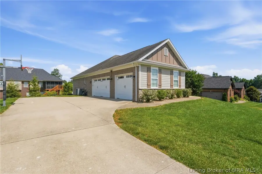 3418 Royal Lake Drive, Floyds Knobs, IN 47119 - #3