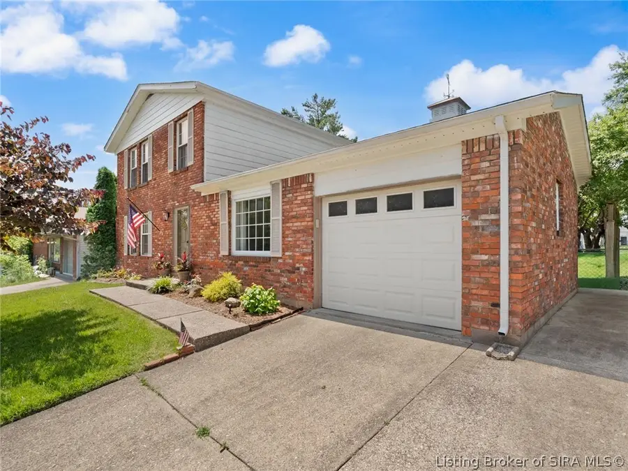 1010 Woodbourne Drive, New Albany, IN 47150 - #3