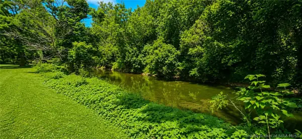 9366 S Stonebridge Road, Salem, IN 47167