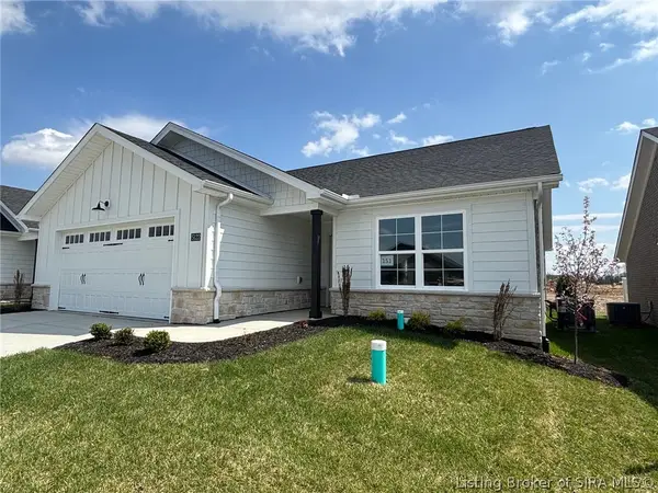 5122 Woodstone Circle #151, Jeffersonville, IN 47130