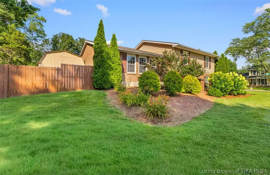 917 Castlewood Drive, New Albany, IN 47150 - #2