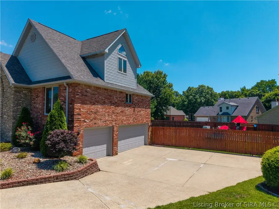 3102 Georgian Way, Jeffersonville, IN 47130 - #2