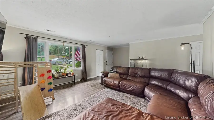 2419 Shelby Street, New Albany, IN 47130 - #2