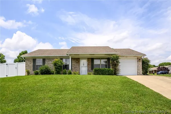 901 Sandstone Drive, Jeffersonville, IN 47130