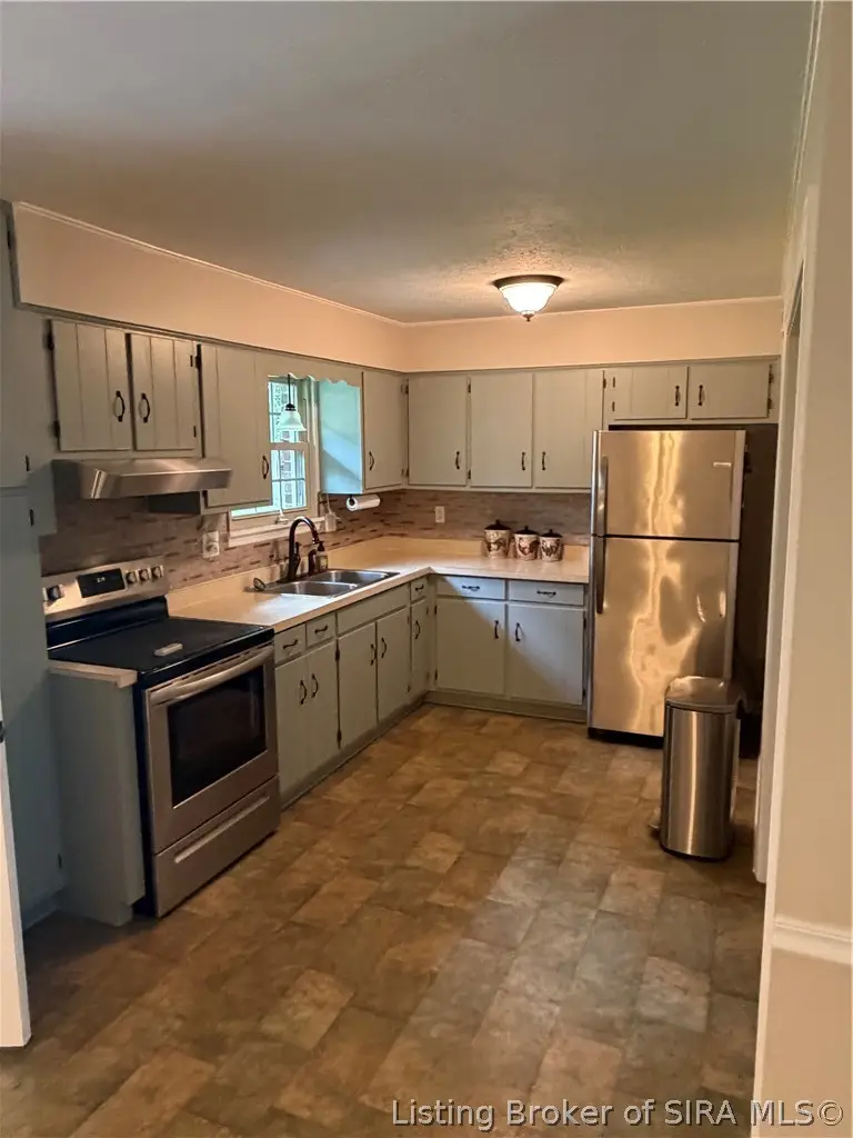2300 Dunbar Drive, Jeffersonville, IN 47130 - #3