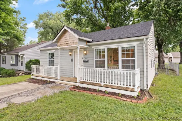 926 E 8th Street, Jeffersonville, IN 47130