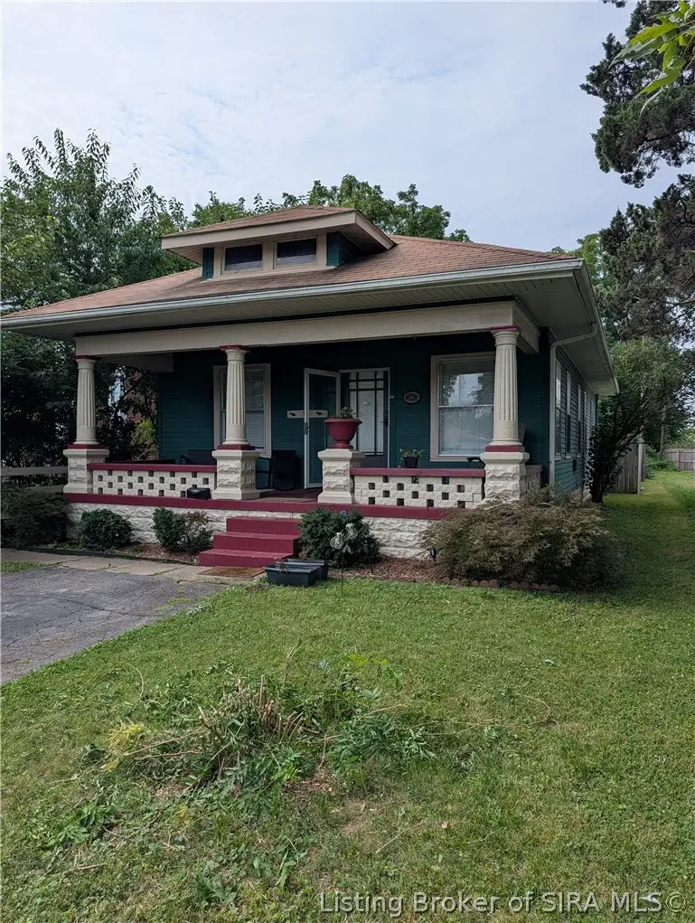 112 E Harrison Avenue, Clarksville, IN 47129 - #2