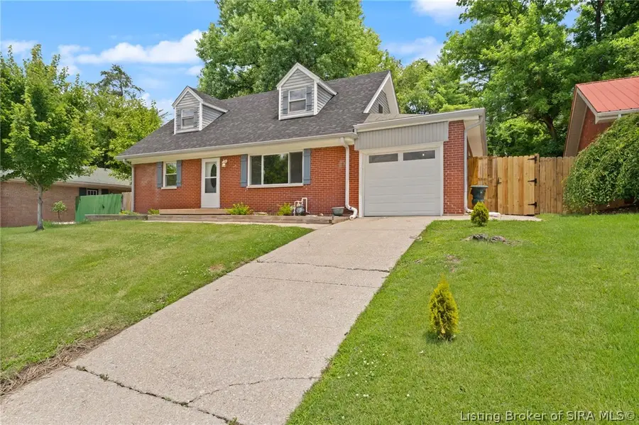 2428 Stover Drive, New Albany, IN 47150 - #2