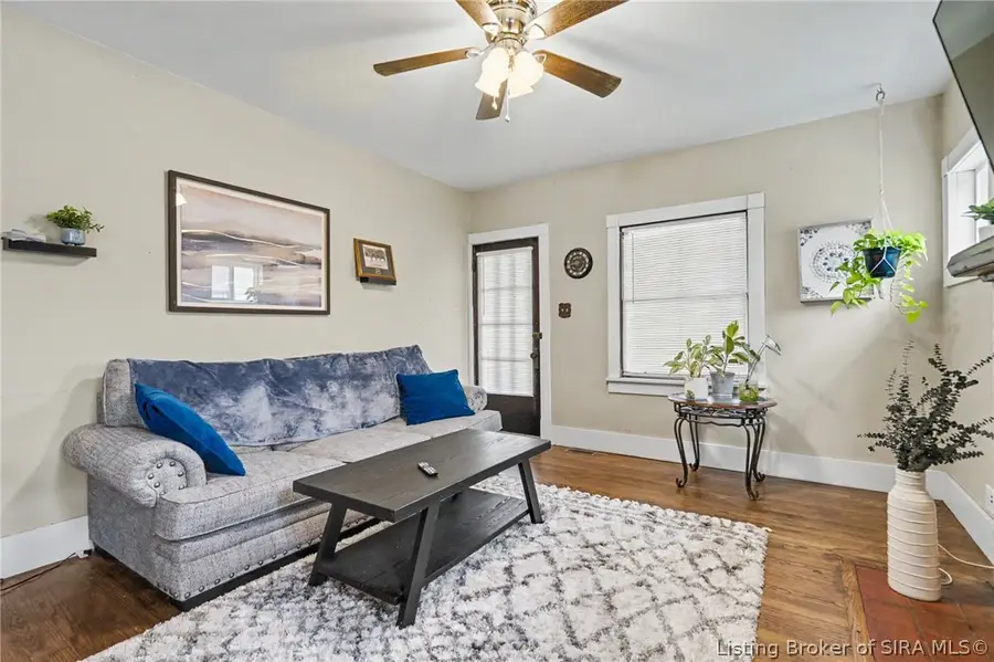 1105 E 10th Street, Jeffersonville, IN 47130 - #3