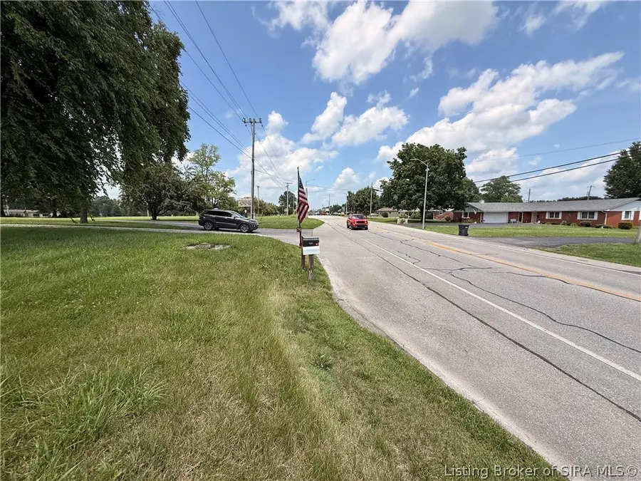712 S Gardner Street, Scottsburg, IN 47170 - #3