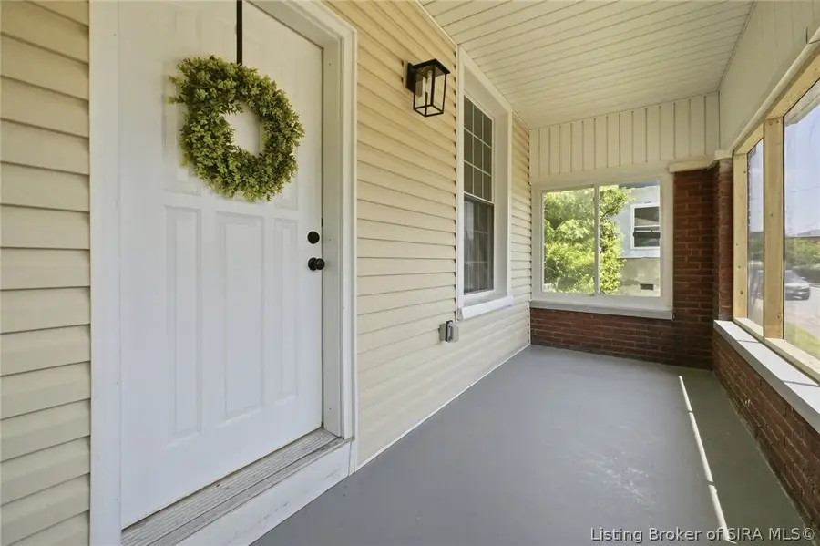 1126 Myrtle Avenue, New Albany, IN 47150 - #3