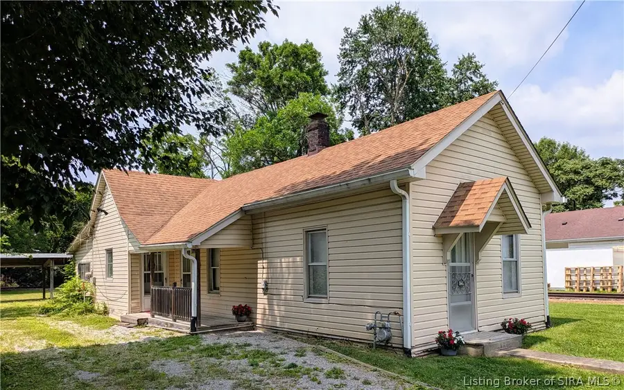 846 E Utica Street, Sellersburg, IN 47172 - #3