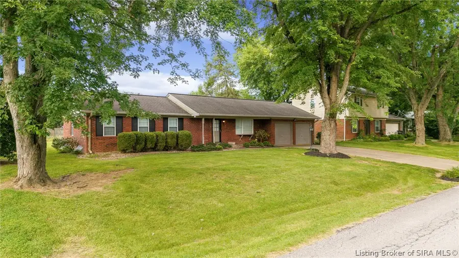 405 Hemlock Road, Jeffersonville, IN 47130 - #2