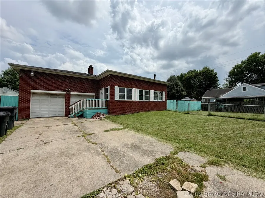 2218 Fairmont Avenue, New Albany, IN 47150 - #2