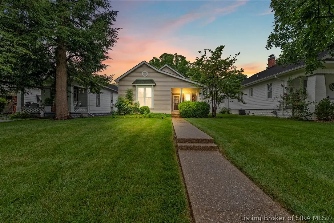 819 E Court Avenue, Jeffersonville, IN 47130 - #1
