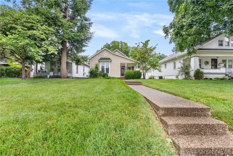 819 E Court Avenue, Jeffersonville, IN 47130 - #2