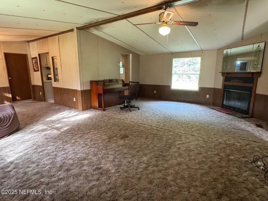 910 Ofarrell Avenue, Interlachen, FL 32148 - Image #3