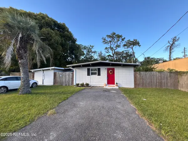 913 De Paul Drive, Jacksonville, FL 32218