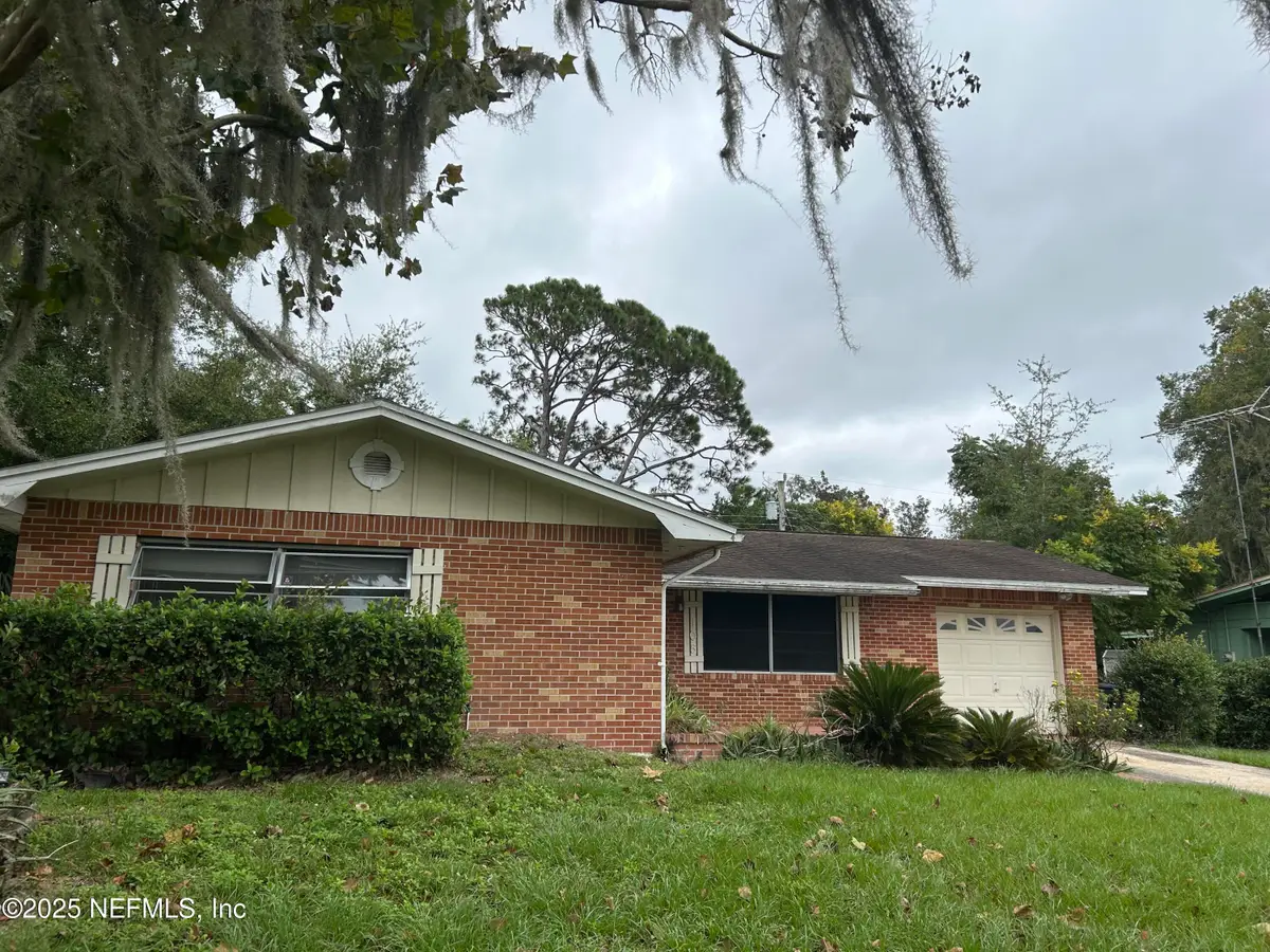 105 Mimosa Drive, Palatka, FL 32177 - Image #1