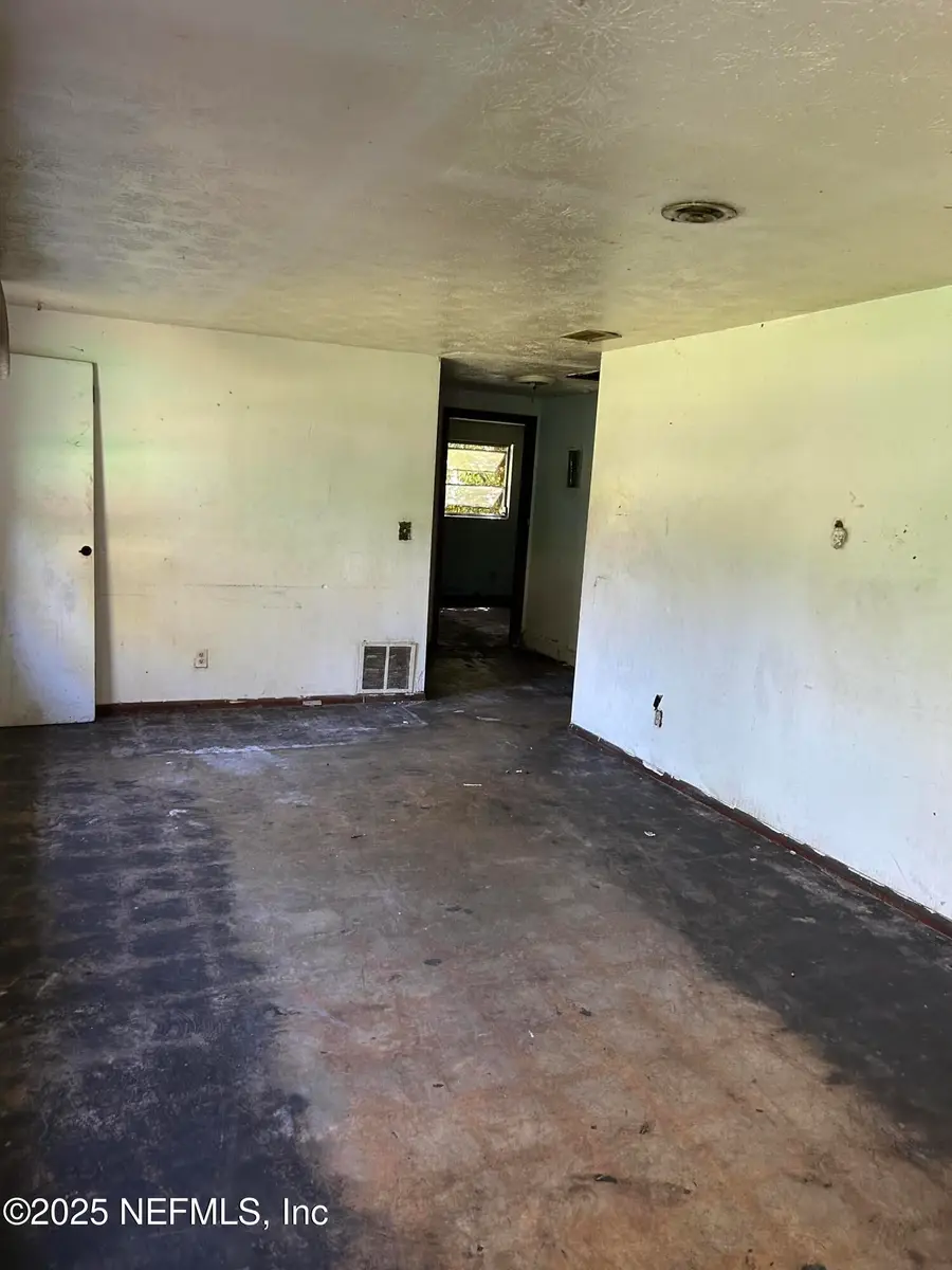 9238 2nd Avenue, Jacksonville, FL 32208 - Image #2