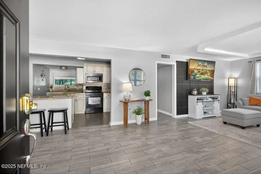 1860 Embassy Drive, Jacksonville, FL 32207 - Image #2