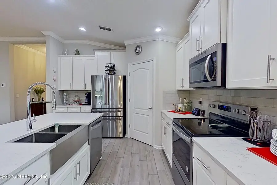 559 Northside S Drive, Jacksonville, FL 32218 - Image #2