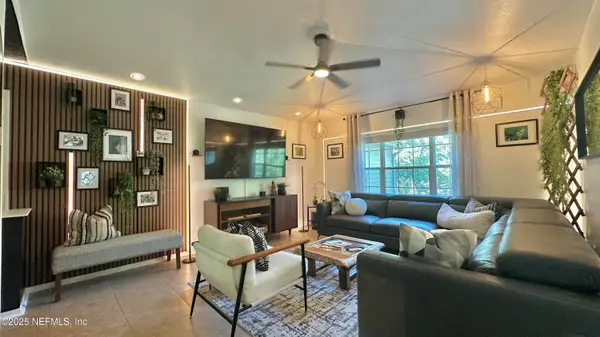 7800 Point Meadows Drive #136, Jacksonville, FL 32256