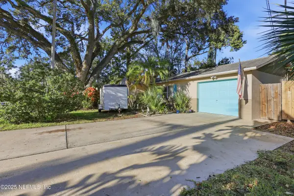 711 Grove Avenue, Holly Hill, FL 32117