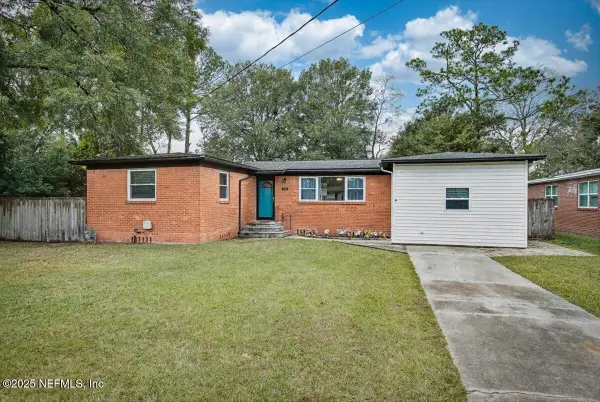 3742 Barmer Drive, Jacksonville, FL 32210