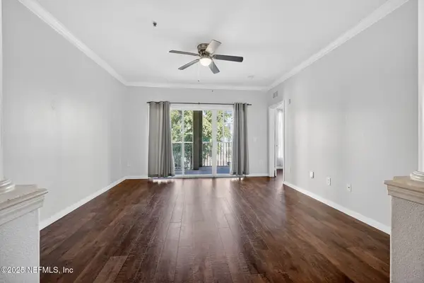 8290 Gate Parkway #707, Jacksonville, FL 32216