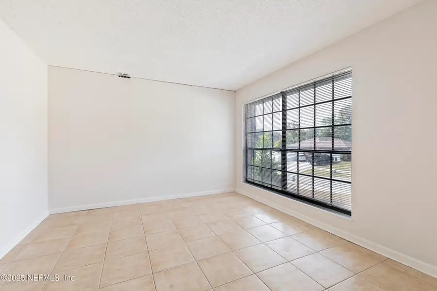 4135 Dawnridge E Road, Jacksonville, FL 32277 - Image #3