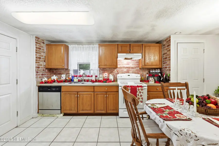 7047 Delisle Drive, Jacksonville, FL 32244 - Image #3