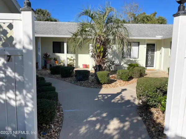 8 Lake Forest Place, Palm Coast, FL 32137