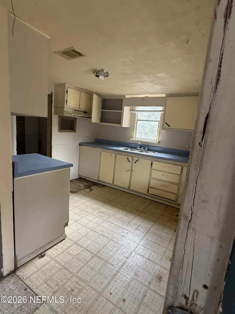 626 Dawn Avenue, Interlachen, FL 32148 - Image #2