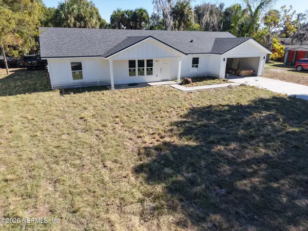 101 Yawn Avenue, Interlachen, FL 32148
