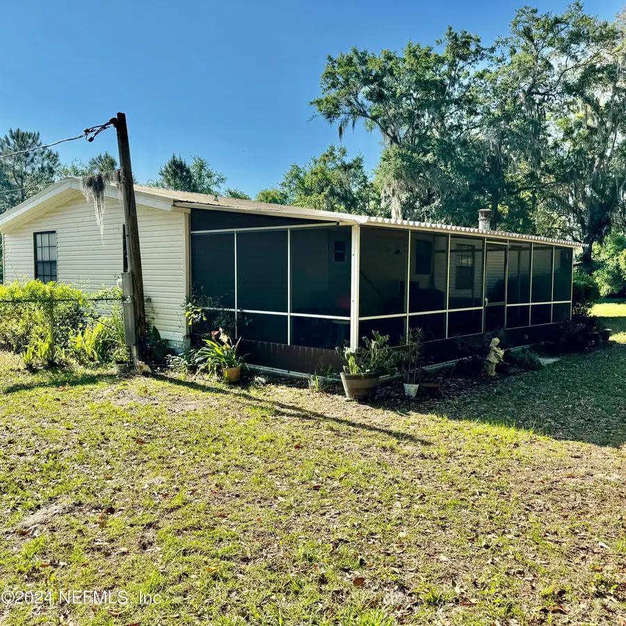 105 George Avenue, Interlachen, FL 32148 - #2