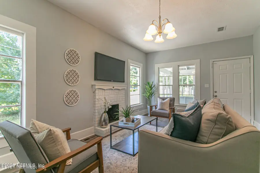 424 Vermont Avenue, Green Cove Springs, FL 32043 - #2