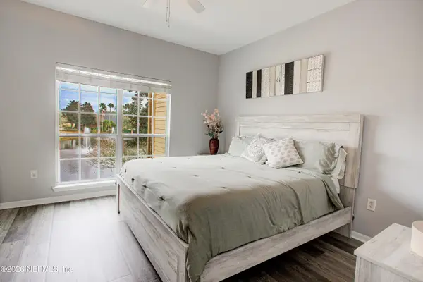 7800 Point Meadows Drive #724, Jacksonville, FL 32256