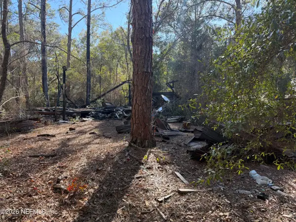 113 Lake Edge Trail, Interlachen, FL 32148